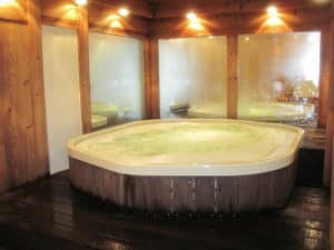 Jacuzzi d'extérieur : comment bien le choisir & l'installer ?